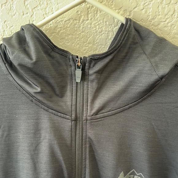 REI Men's Black Jacket with Hood Size 3X in Excellent Condition - Picture 3 of 6